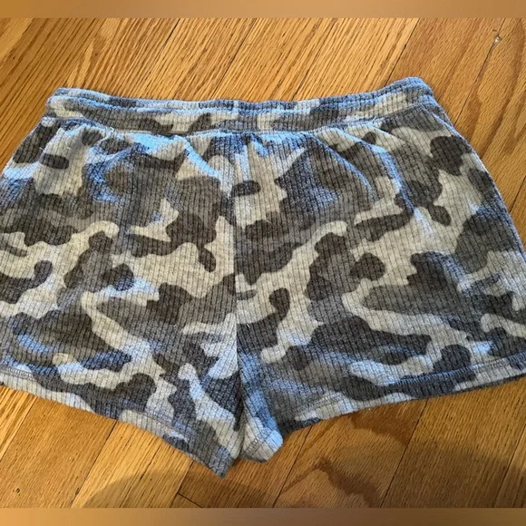Danskin Gray Camo Women's Sleep Shorts - Picture 4 of 5
